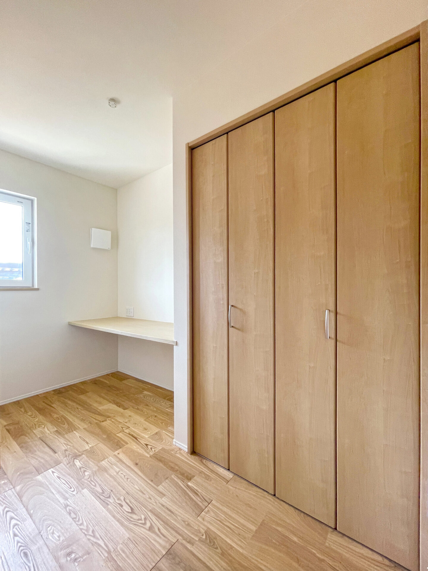 程よいサイズの書斎