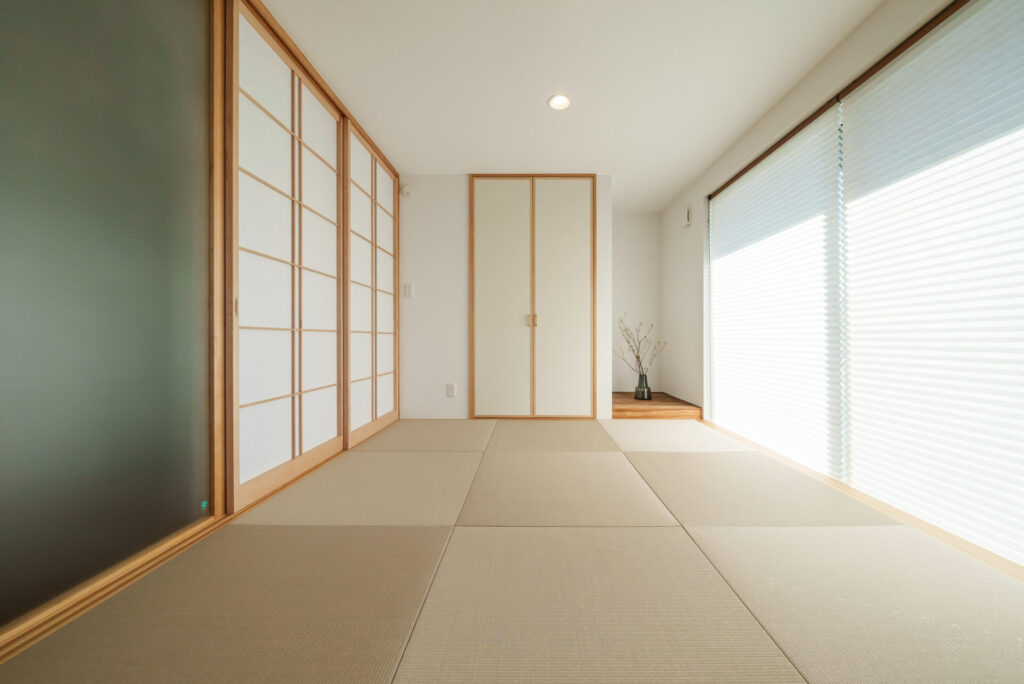 引き出し収納も造った小上がり和室
