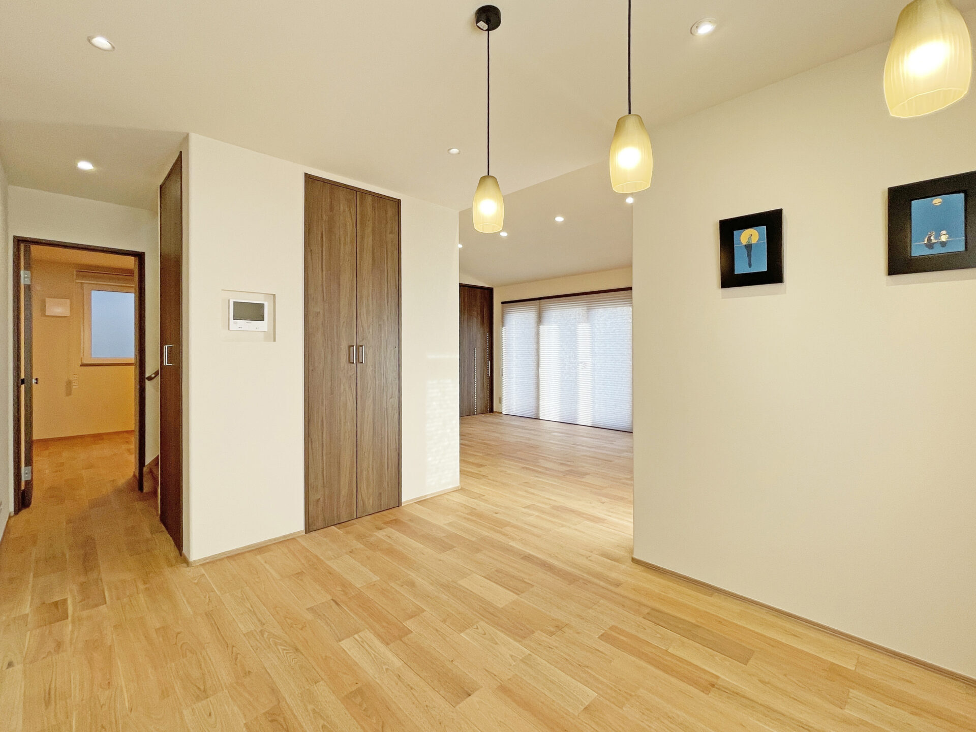 ダイニングの陶器のペンダント