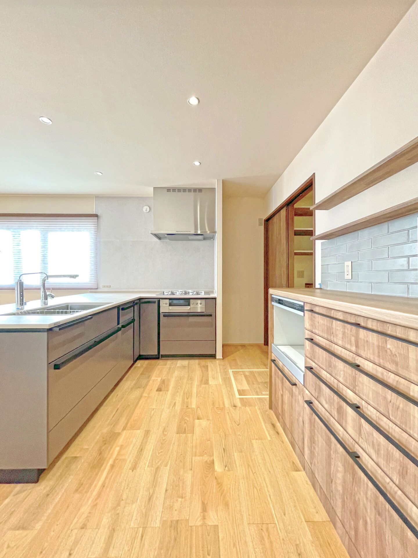 Ｌ字型キッチンの内側