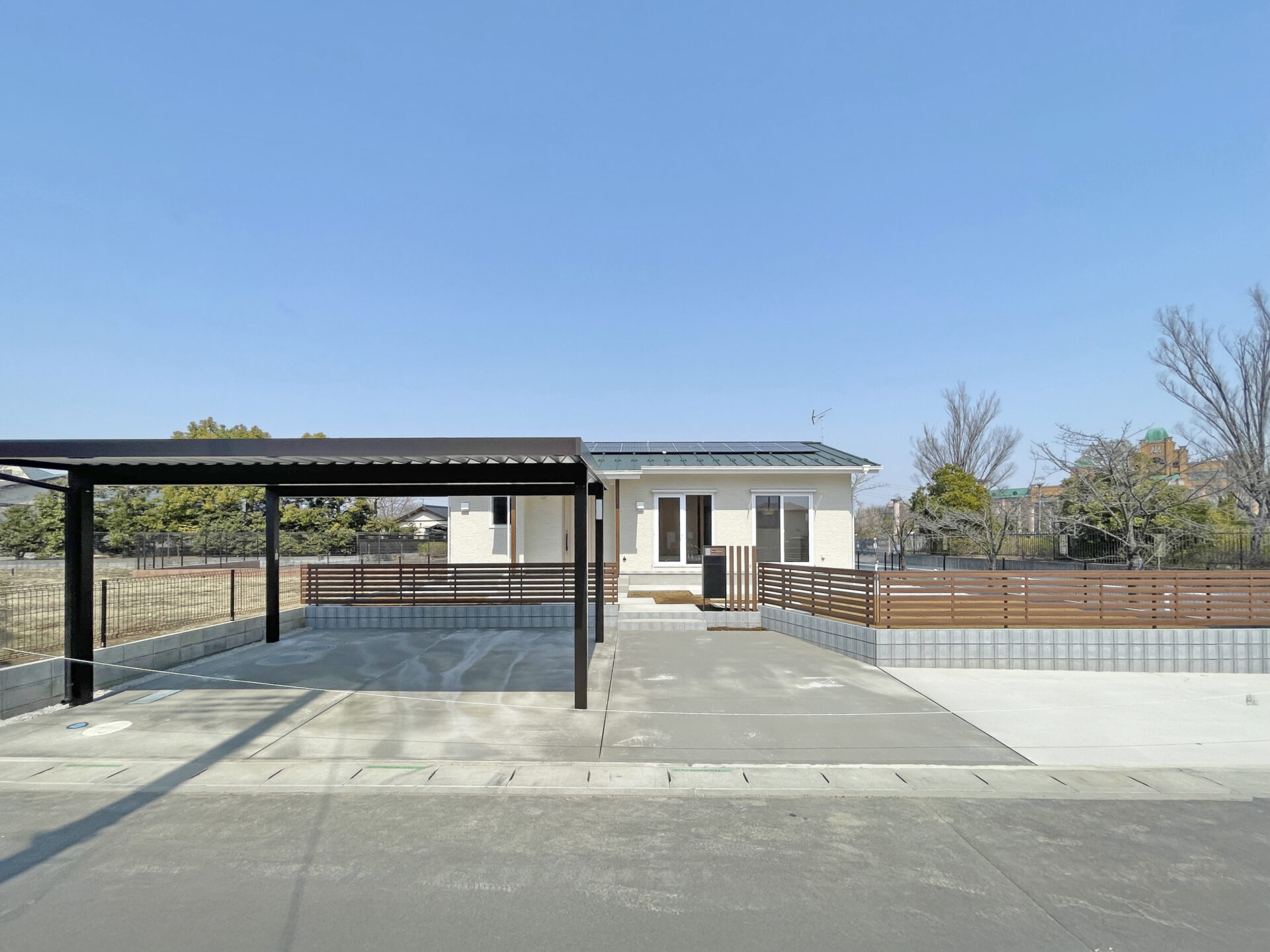 雨の日も便利なカーポート屋根付き駐車場